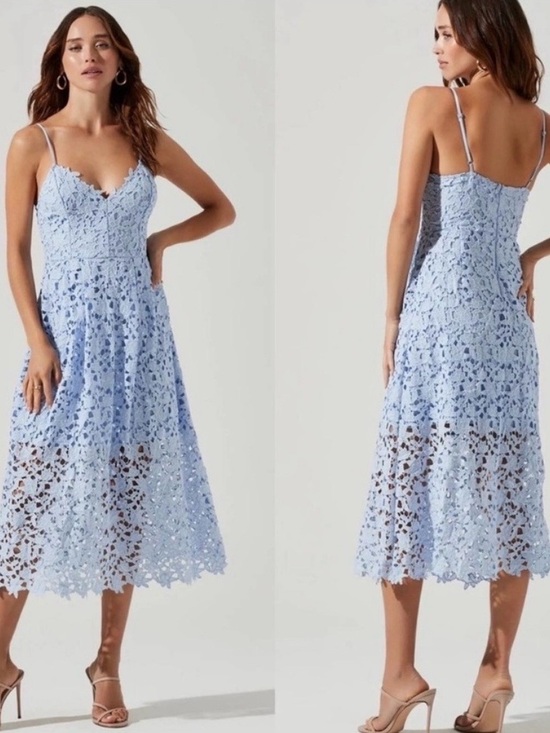 Astr Dresses & Skirts - ASTR the label Lace Dress